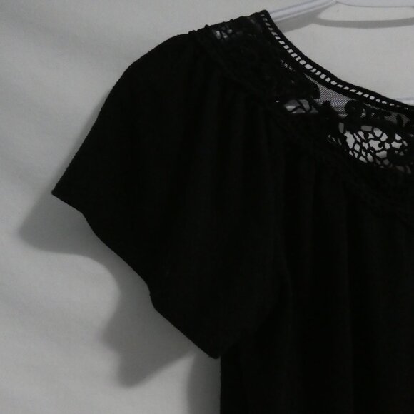 EYESHADOW | medium | Black Short Sleeve Top With Lace Neckline - Picture 8 of 13